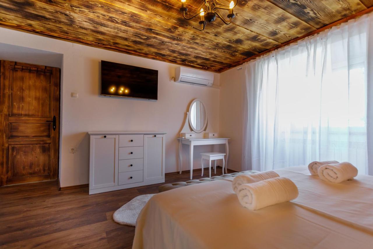 Rustic Apartment Evelin Krk Town Exteriér fotografie