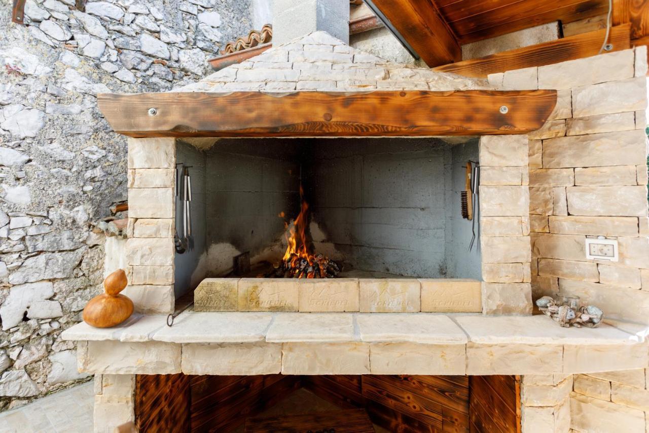 Rustic Apartment Evelin Krk Town Exteriér fotografie