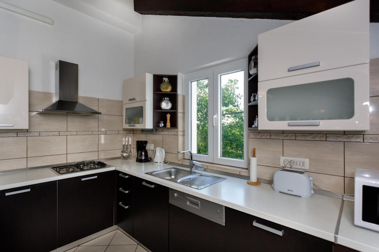 Rustic Apartment Evelin Krk Town Exteriér fotografie