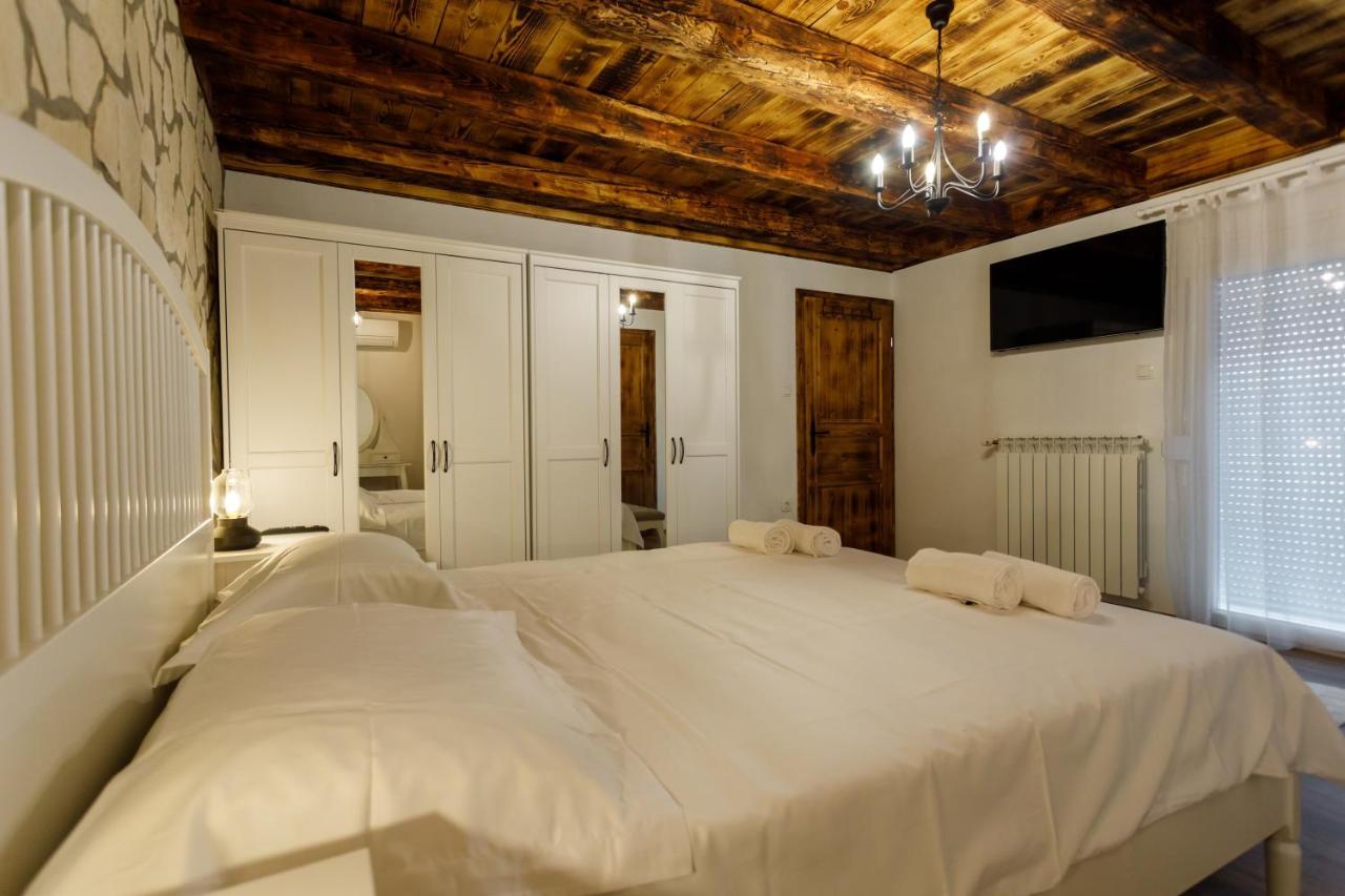 Rustic Apartment Evelin Krk Town Exteriér fotografie