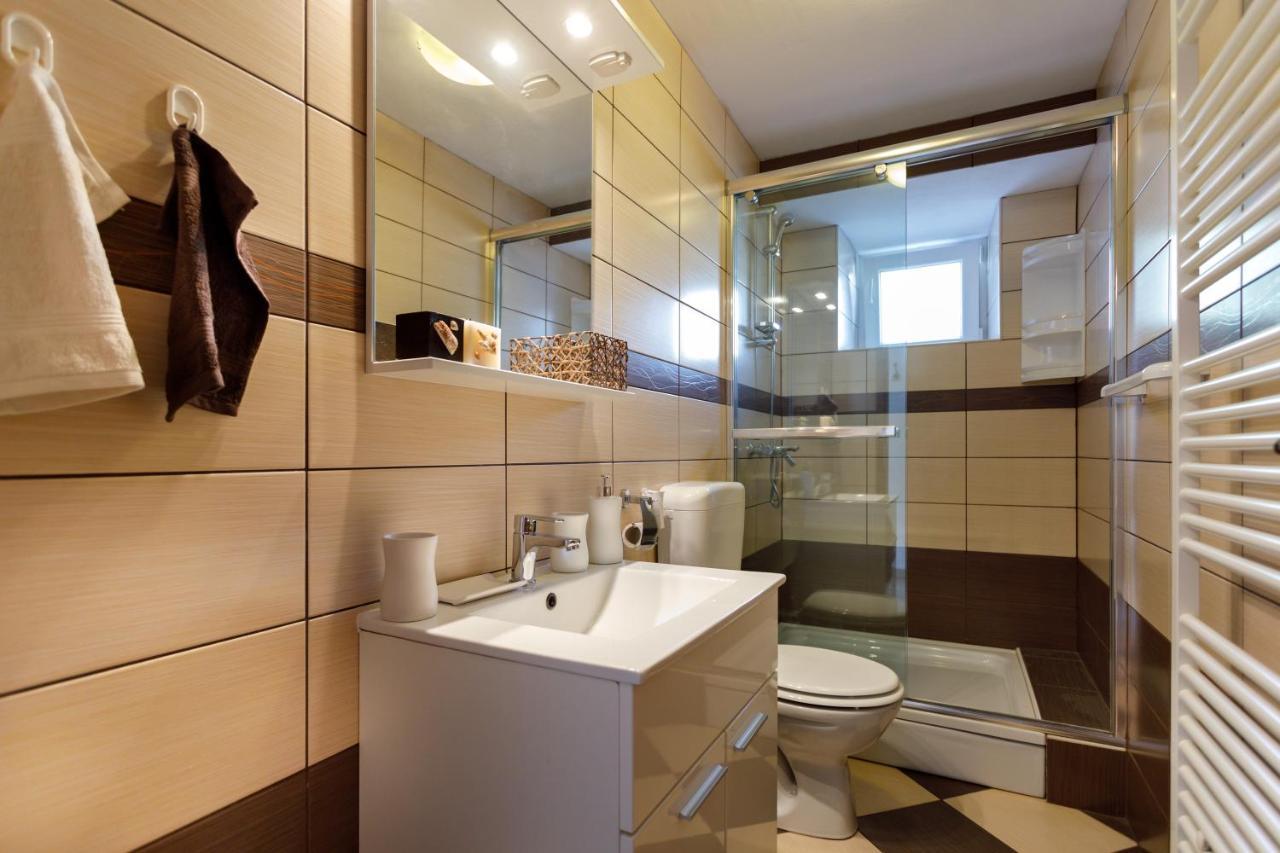 Rustic Apartment Evelin Krk Town Exteriér fotografie